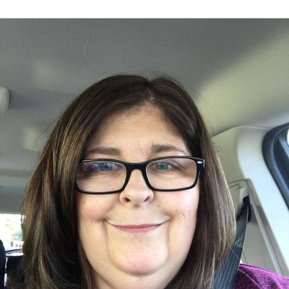 Meet your Posher, Deborah - Picture 1 of 1